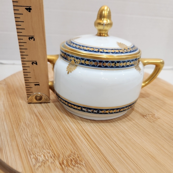 Richard Ginori Italy White W/ Gold Finial Large Sugar Bowl With Lid Vintage - Picture 9 of 10